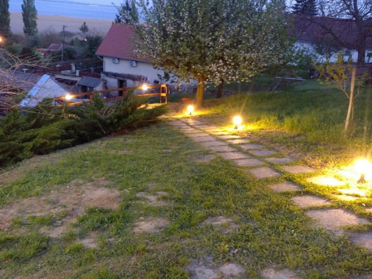 Szigligeti Panorama Apartmanhaz Exterior foto